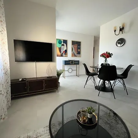 Cube Apartment *