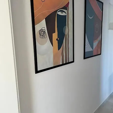 Cube Apartment