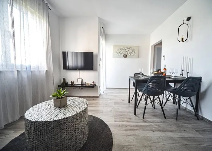 Apartment Cube *